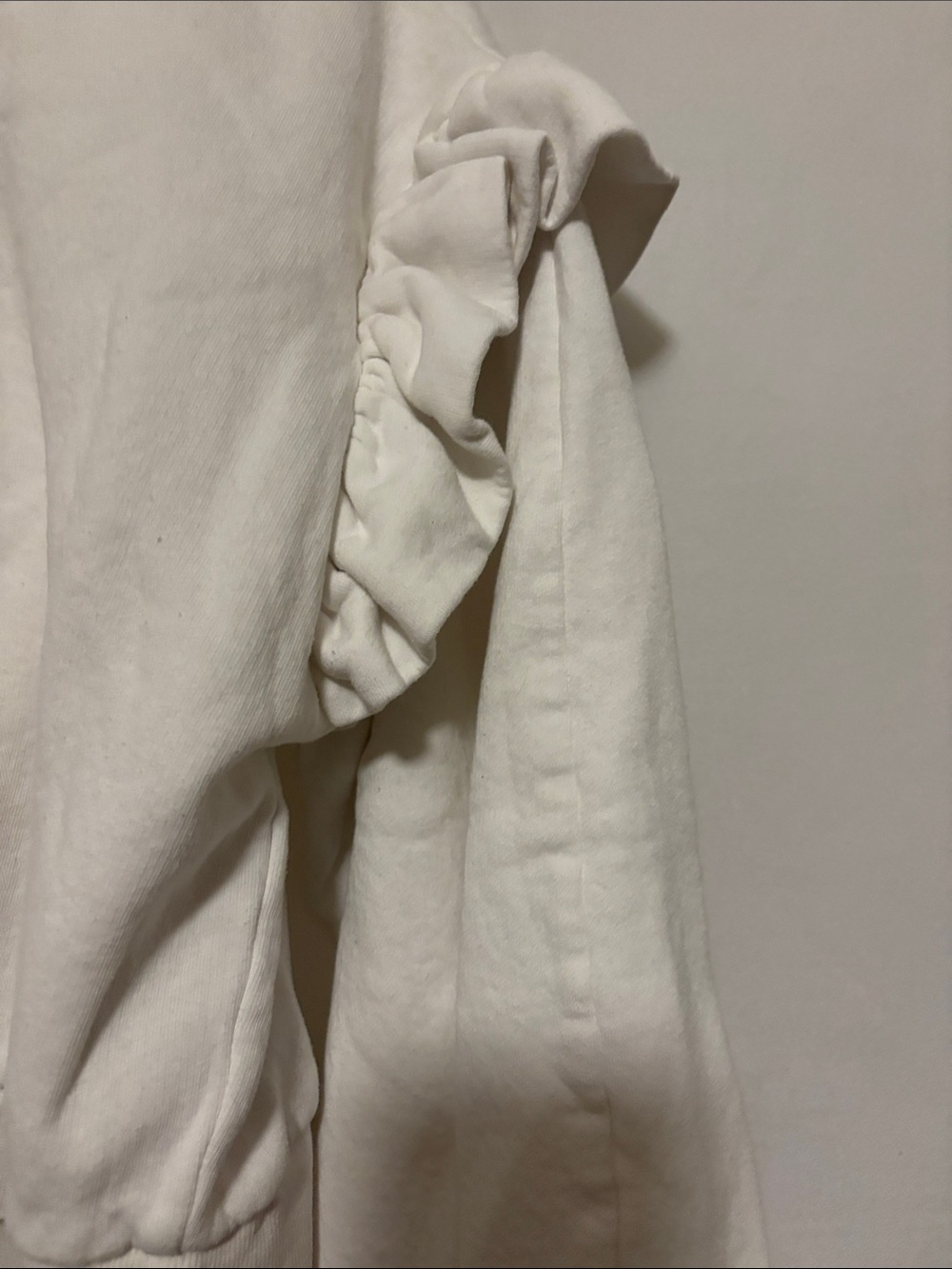 Zara white Ruffle-Shoulder Cropped Sweatshirt - Picture 3 of 8